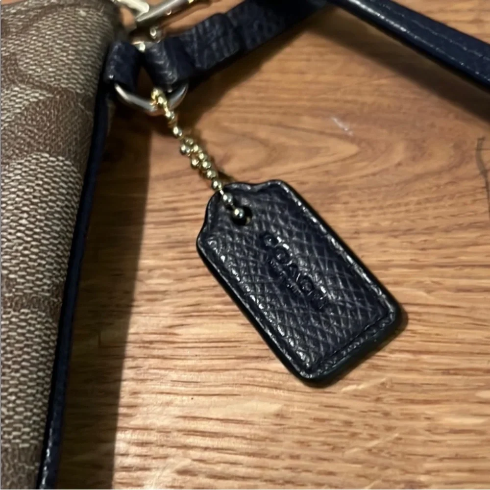 Coach wristlet classic